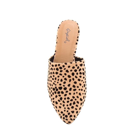 ❤️HP! Leopard Print Mule Flats - Picture 2 of 7